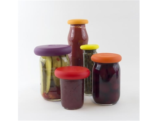 Foodhugger pot in gebruik op glazen pot als afdekking voor de glazenpot