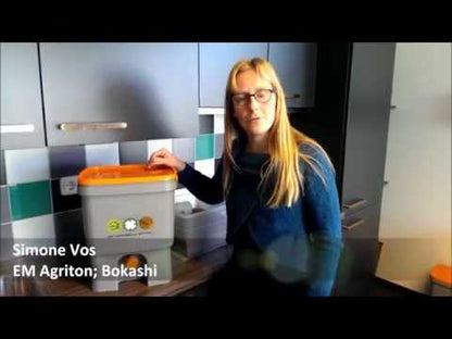 Video over hoe de starterset van Bokashi keukenemmer werkt