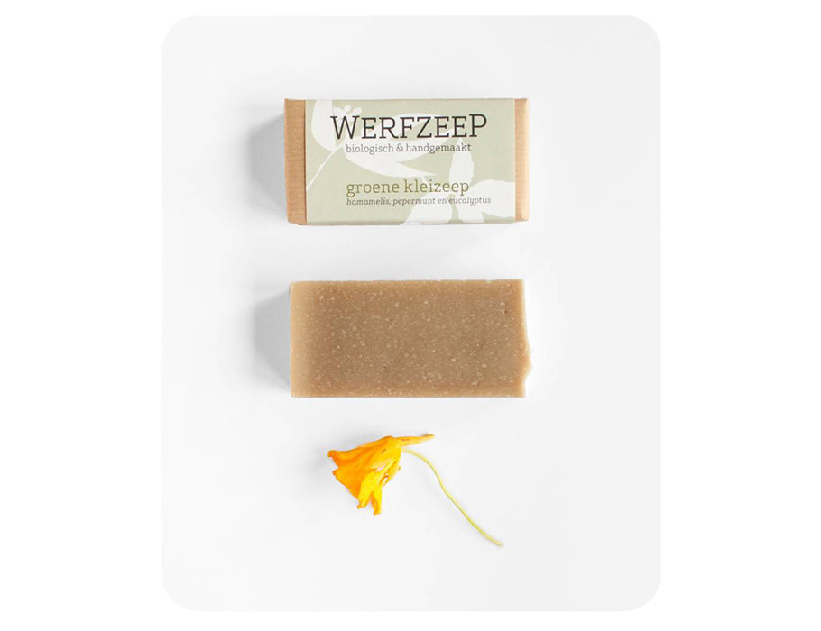 natuurlijke shampoo in de vorm van een zeepbar